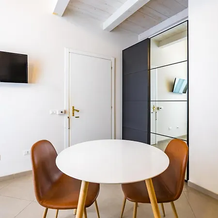 Piano Nobile By Napoliapartments 4*