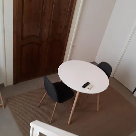 Piano Nobile Nocleg ze śniadaniem 2*